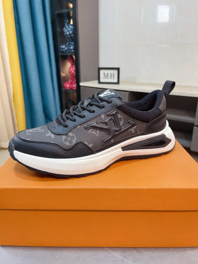 Men's shoes💰458🌸🌸【LV】Louis Vuitton🔍Top Purchasing Agency🇮🇹 Lu Street Fashion God's new sports shoes are coming and are on sale at the counter simultaneously. Original factory configuration, original cowhide fabric imported from Italy, high-quality embossed splicing complex process, sports fashionista, imported water-dyed sheepskin lining, sole: Wang Yuan factory specializes in original sole super comfortable, original factory follow-up goods 🔍🔍High quality, you can enter and leave the counter at will, welcome to compare and synchronize with the counter, code number 38-44, 45 customized